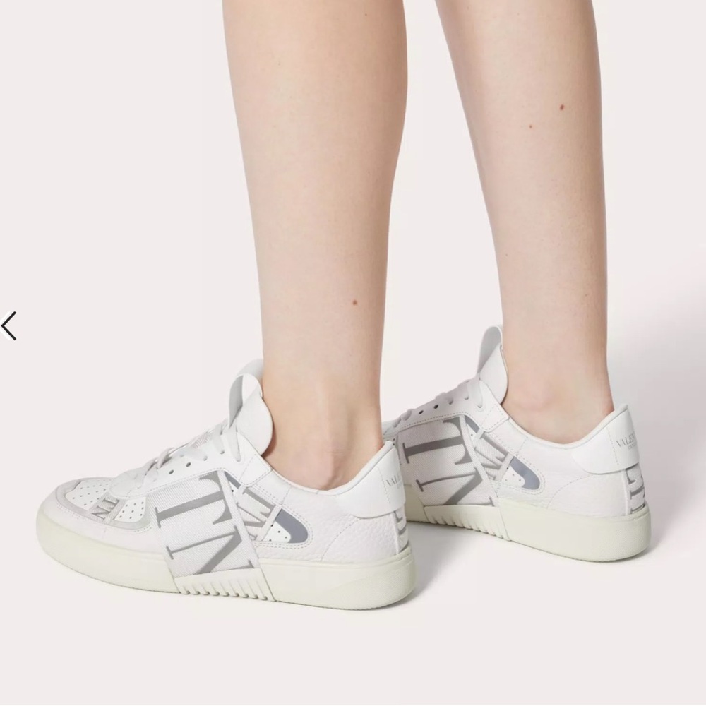Authentic Like New Valentino Garavani VLTN Trainers EU36